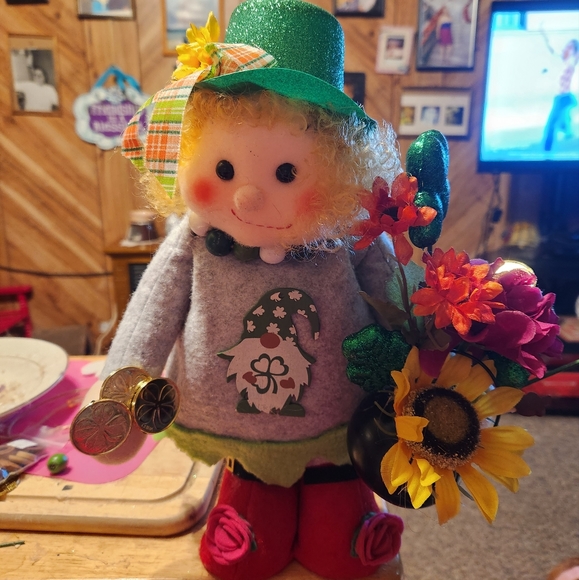 Leprechaun  girl - Picture 1 of 1